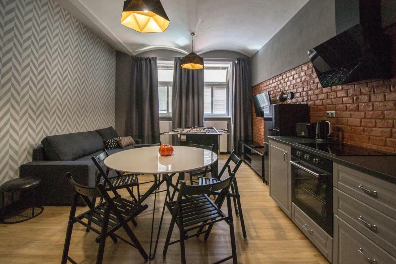 3Bdr Ruterra Apt With Table Football Praha Bagian luar foto